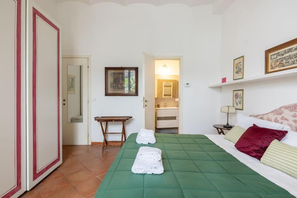 Colosseum Charming Apartment Rzym Zewnętrze zdjęcie