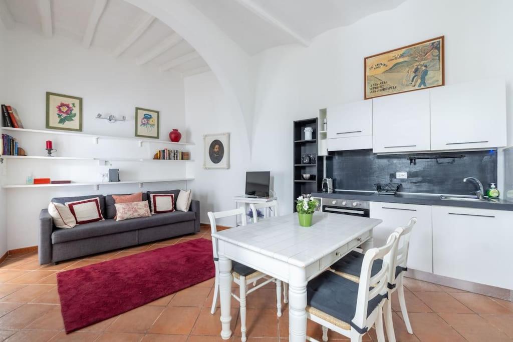 Colosseum Charming Apartment Rzym Zewnętrze zdjęcie