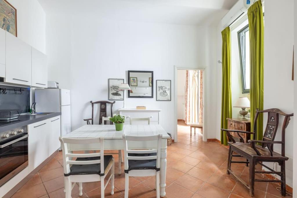 Colosseum Charming Apartment Rzym Zewnętrze zdjęcie