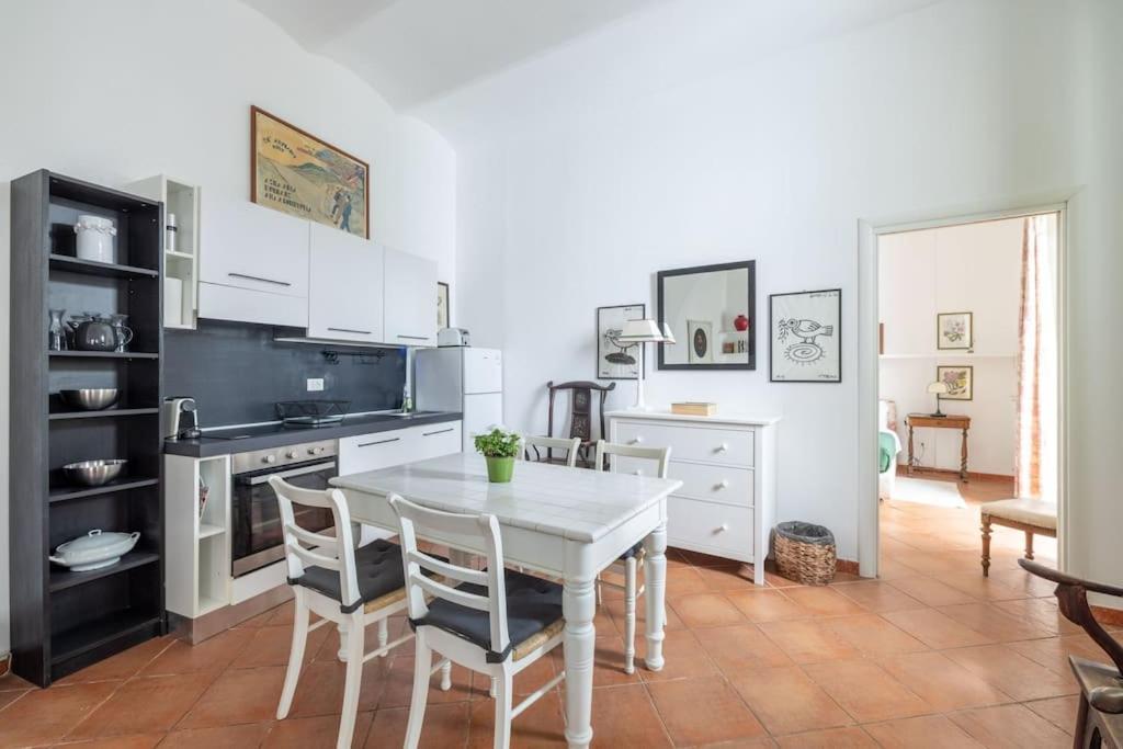 Colosseum Charming Apartment Rzym Zewnętrze zdjęcie