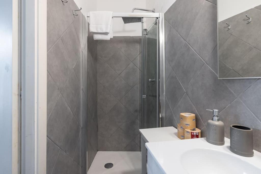 Colosseum Charming Apartment Rzym Zewnętrze zdjęcie