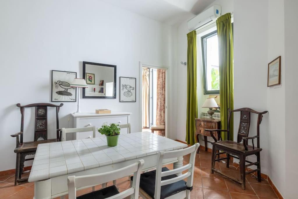 Colosseum Charming Apartment Rzym Zewnętrze zdjęcie